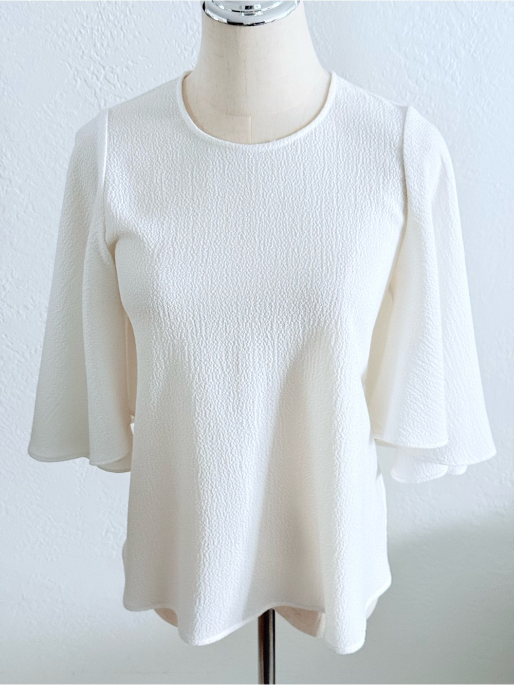 Black Halo White Pebble‎ Crepe Bell Sleeve Top Blouse Minimalist Quiet Luxury 4
